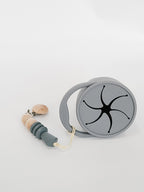 snack up and pacifier clip grey