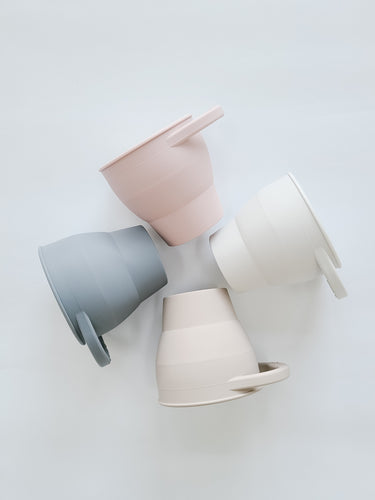 snack container for kids made of silicone and mess free