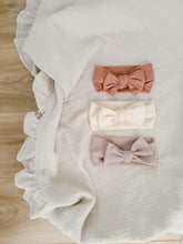 Load image into Gallery viewer, Knit Bow Headband
