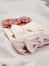 Load image into Gallery viewer, Knit Bow Headband
